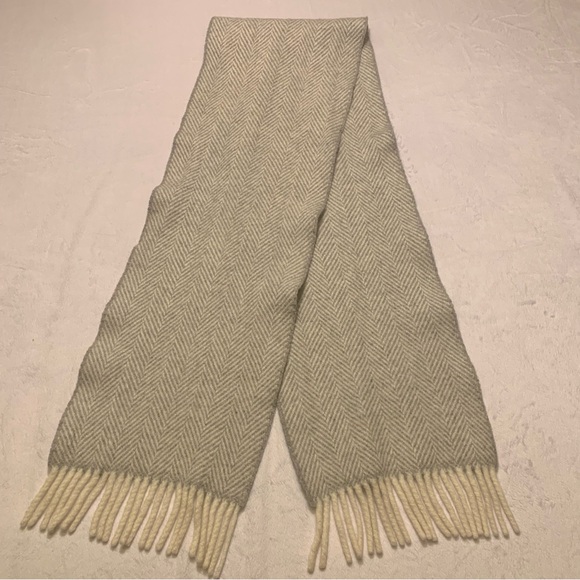 Foxford Pearl Grey and White Cashmere Blend Scarf Made In Ireland One Size EUC - Picture 4 of 4